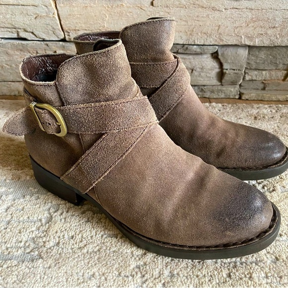 Born Trinculo Boots Ankle Booties Gray Taupe Suede Buckle Strap Detail: 5M - Picture 1 of 14